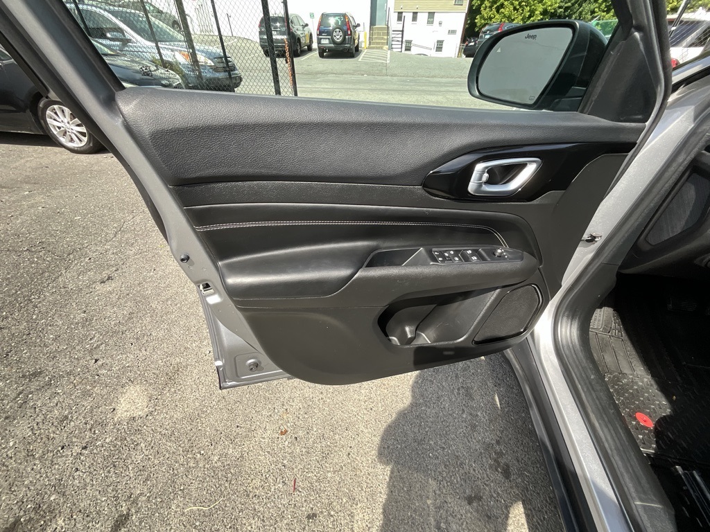 2022 Jeep Compass Altitude photo 11