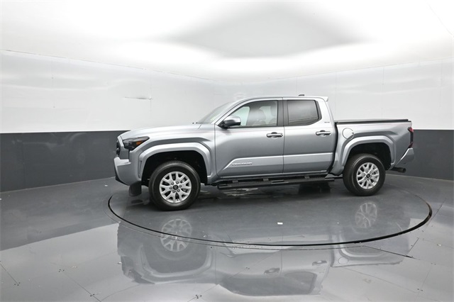 2025 Toyota Tacoma SR5 photo 2