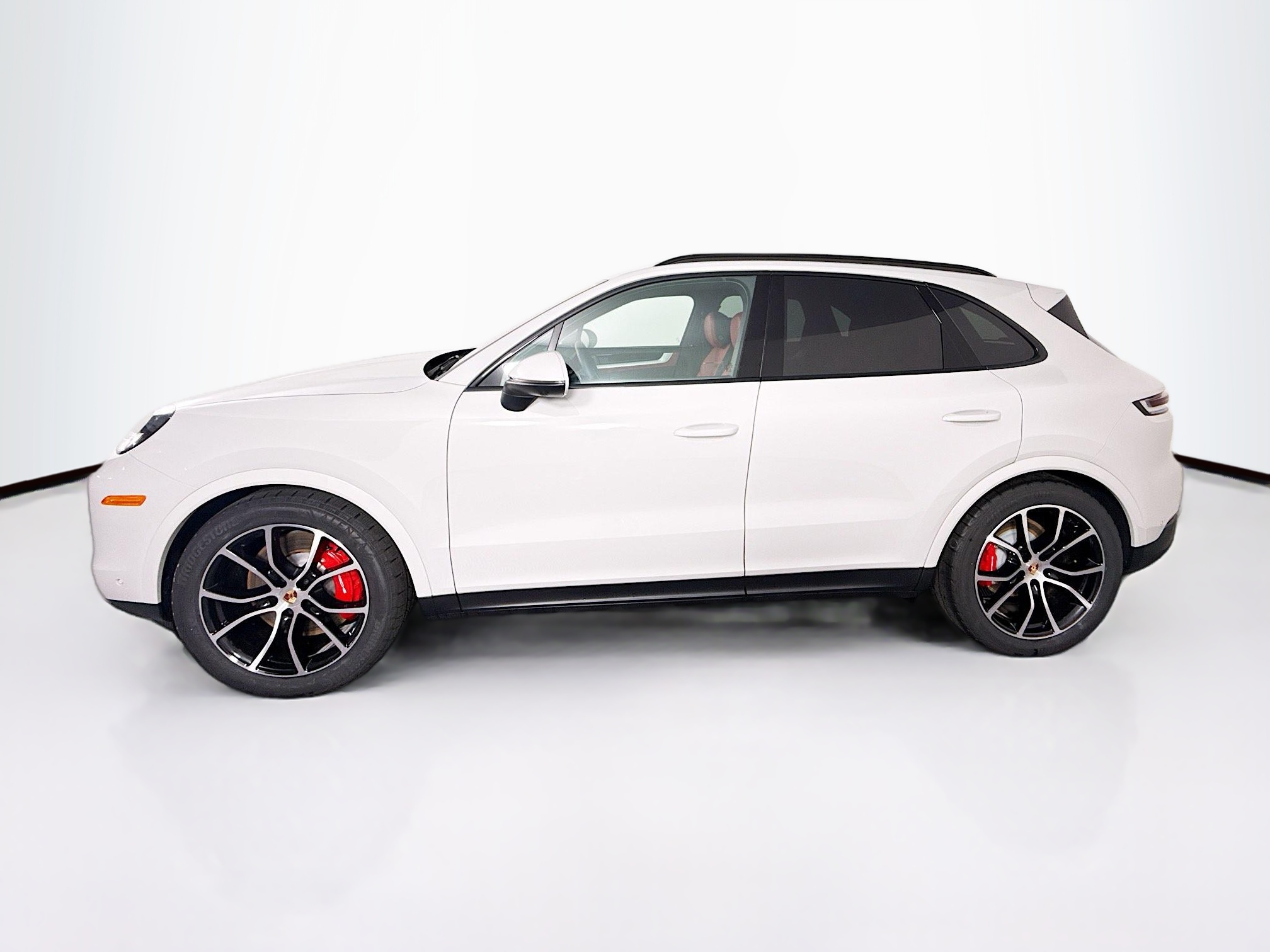 2025 Porsche Cayenne S photo 2