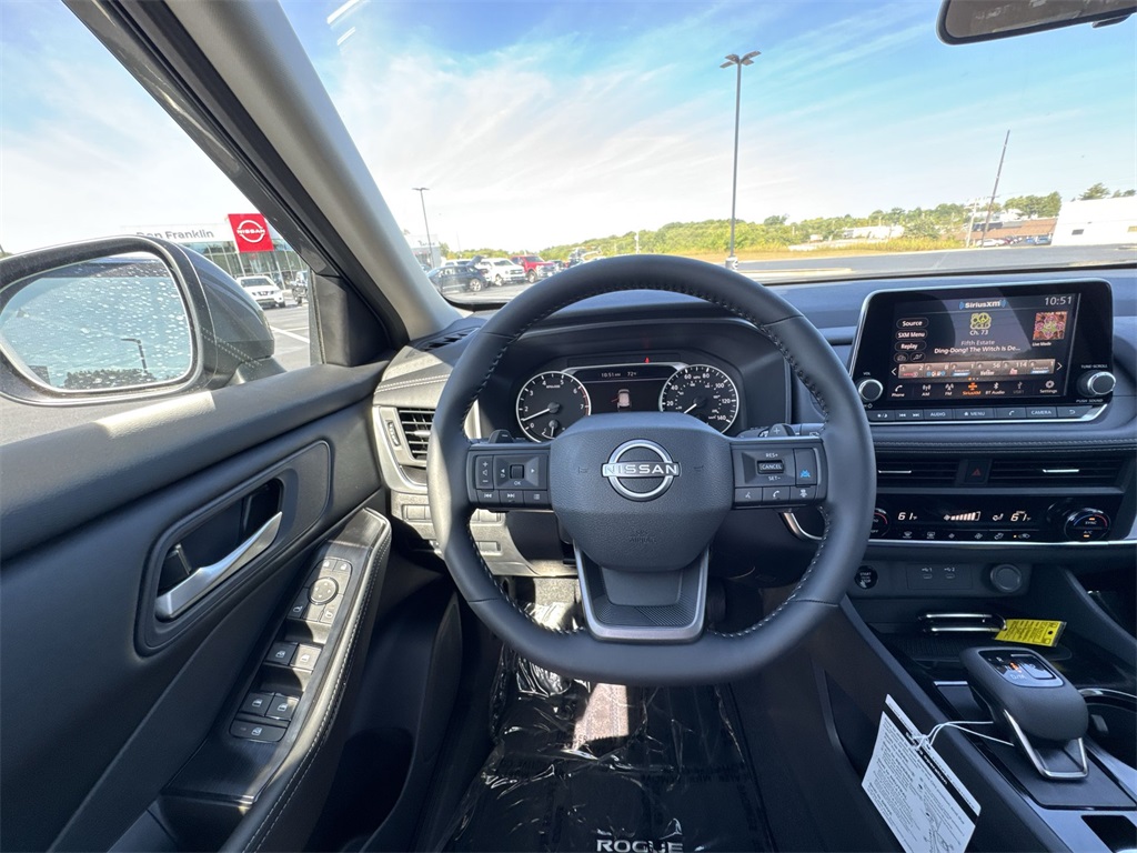 2026 Nissan Rogue SV photo 14
