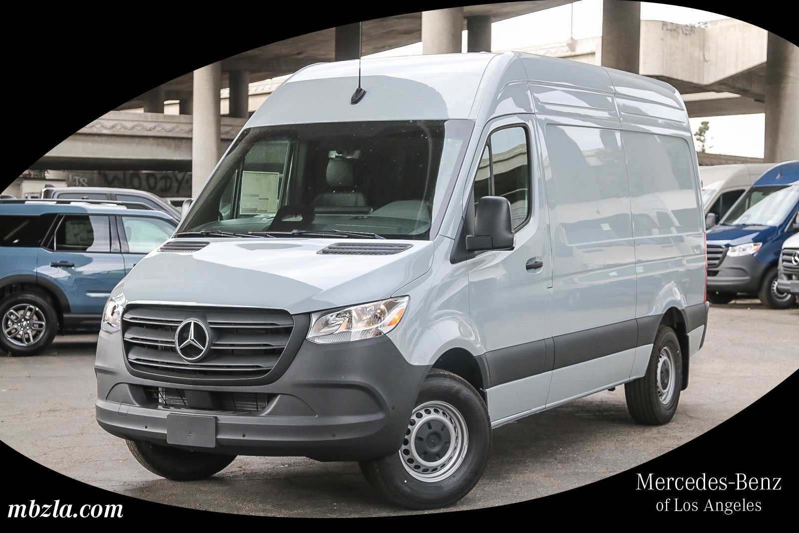 2025 Mercedes-Benz Sprinter Cargo Van Base's photo