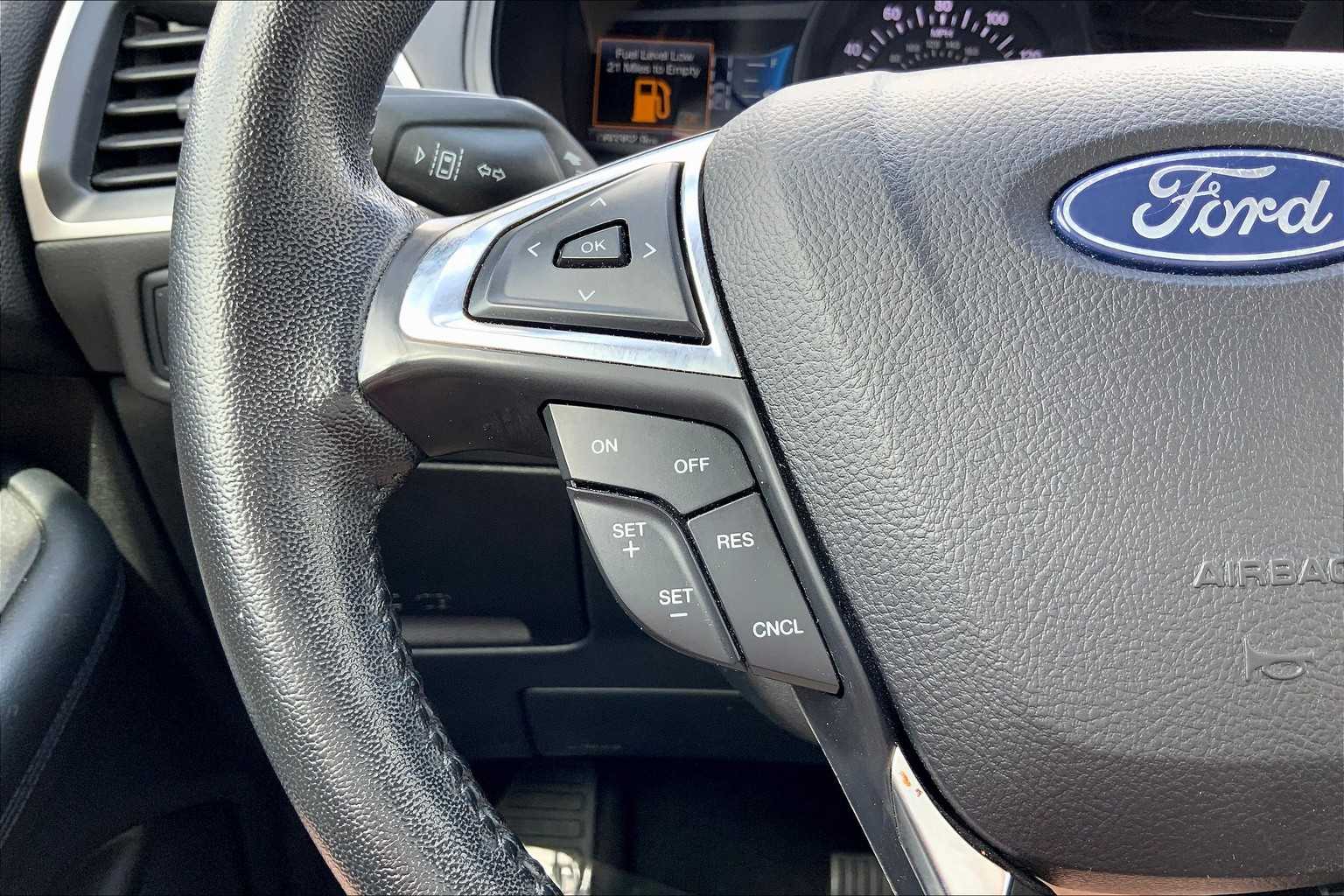 2023 Ford Edge SEL photo 23