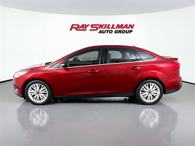 2017 Ford Focus Titanium photo 4