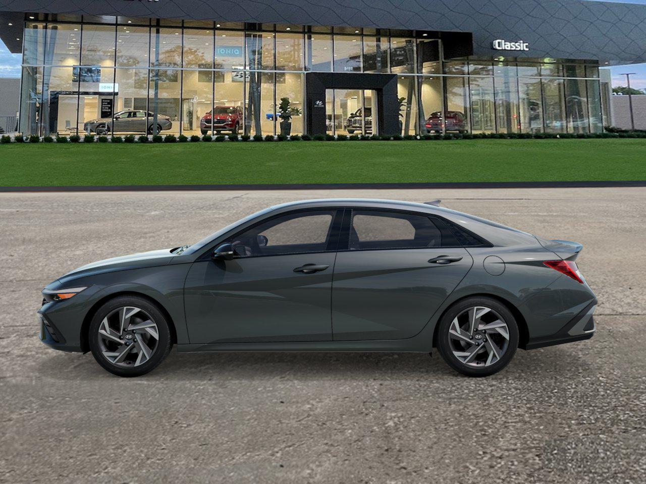 2025 Hyundai Elantra SEL Sport photo 3