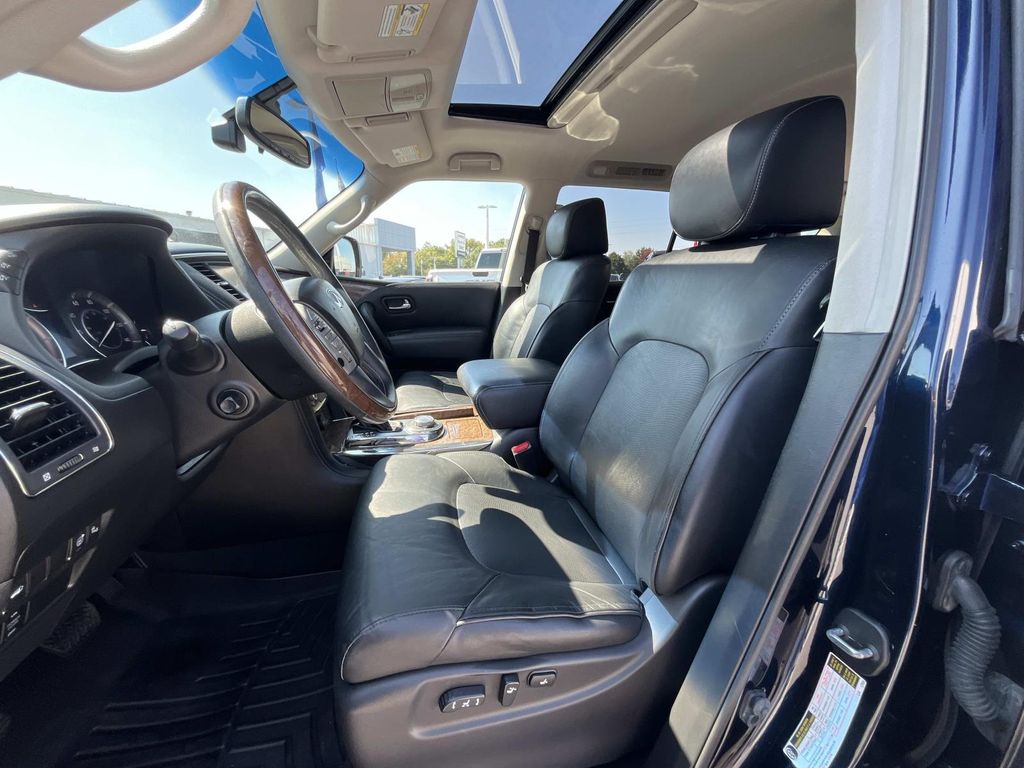 2015 Infiniti QX80 Base photo 10