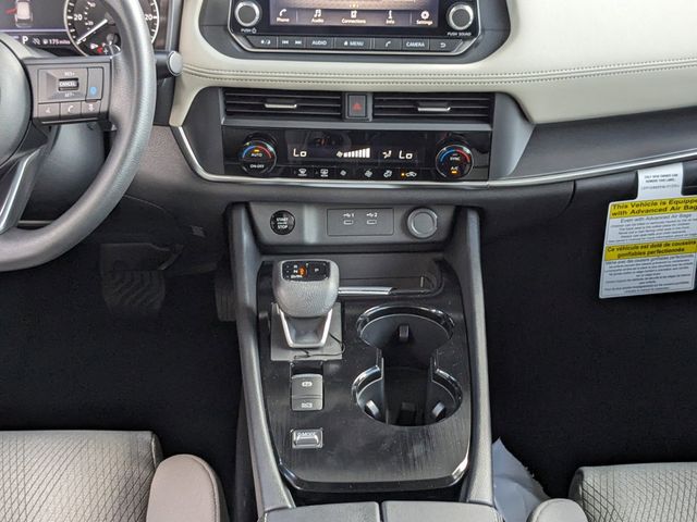 2025 Nissan Rogue SV photo 14