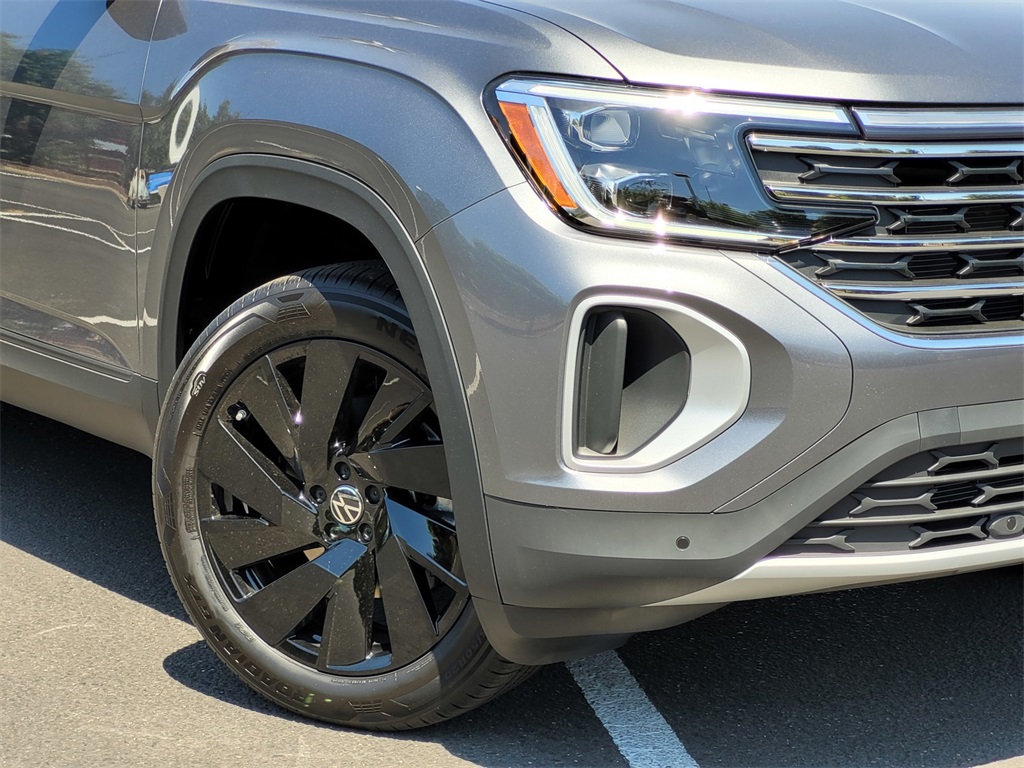 2025 Volkswagen Atlas SE Technology photo 3