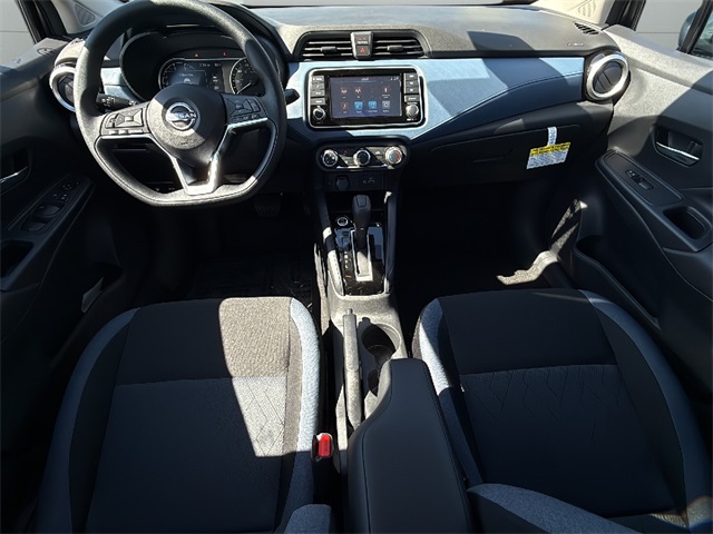2025 Nissan Versa 1.6 SV photo 13