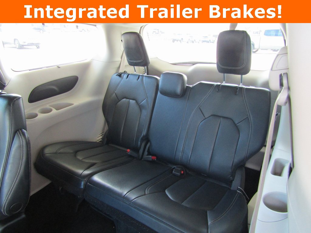 2022 Chrysler Pacifica Touring L photo 13