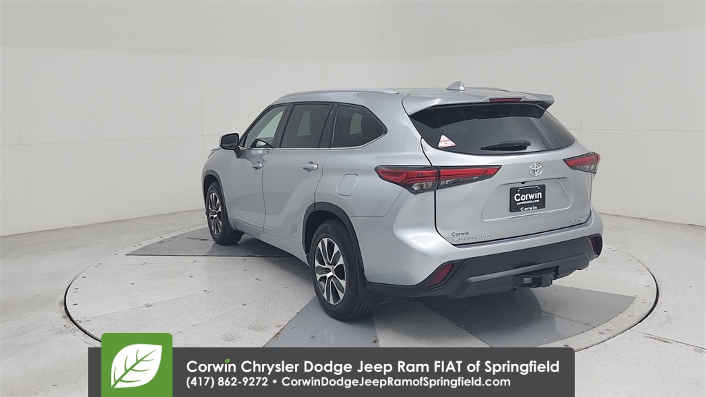 2022 Toyota Highlander XLE photo 11