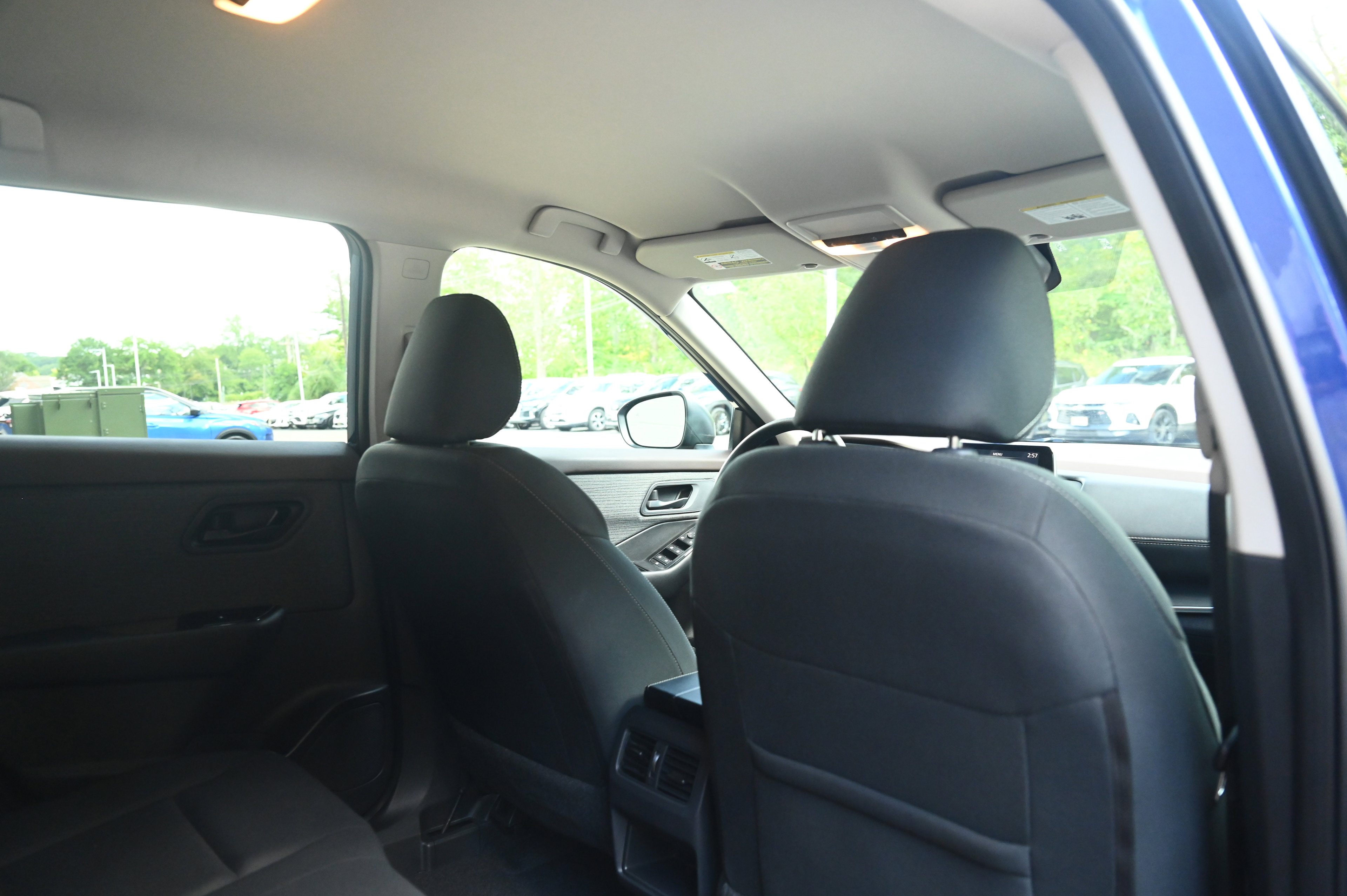 2023 Nissan Rogue S photo 17