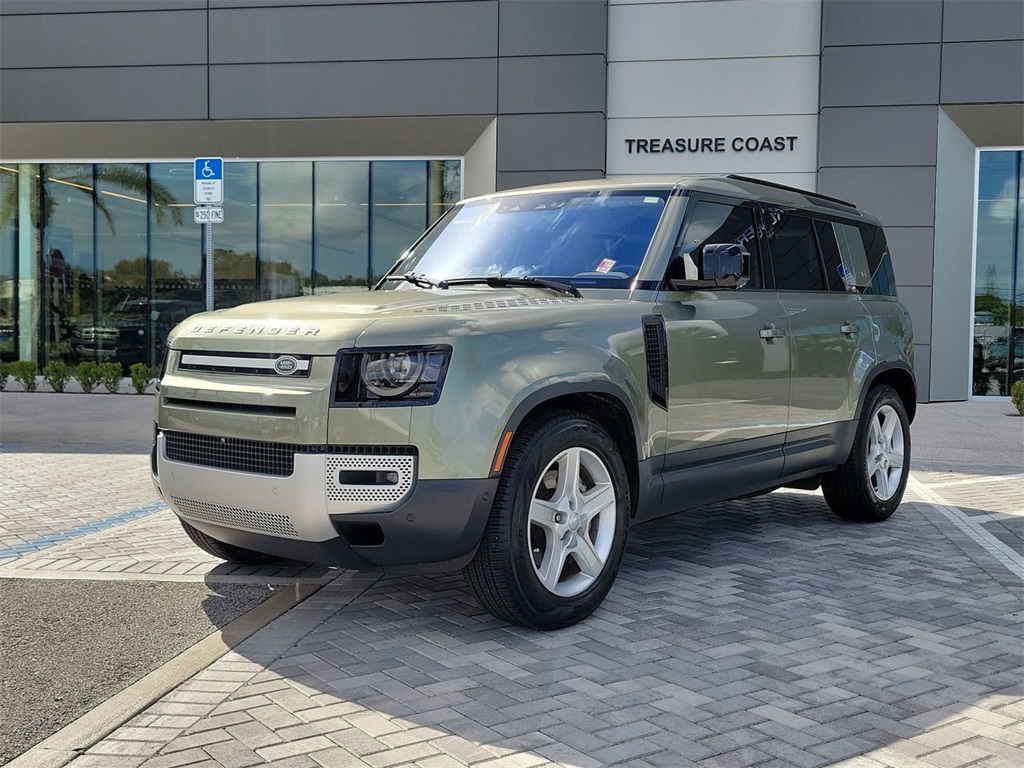 2022 Land Rover Defender SE's photo