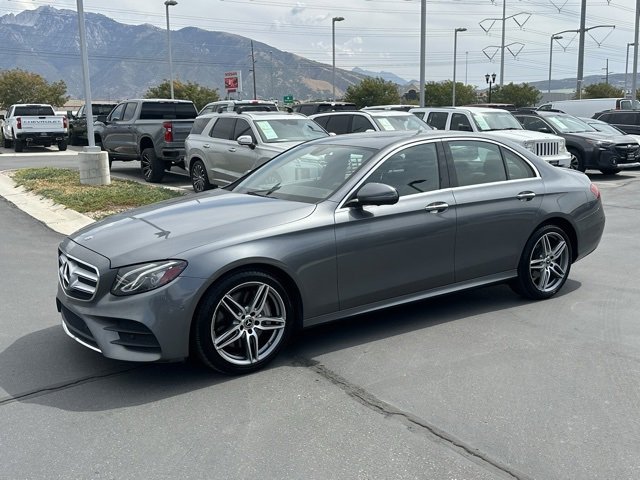 2019 Mercedes Benz E 300 4MATIC Sedan photo 4