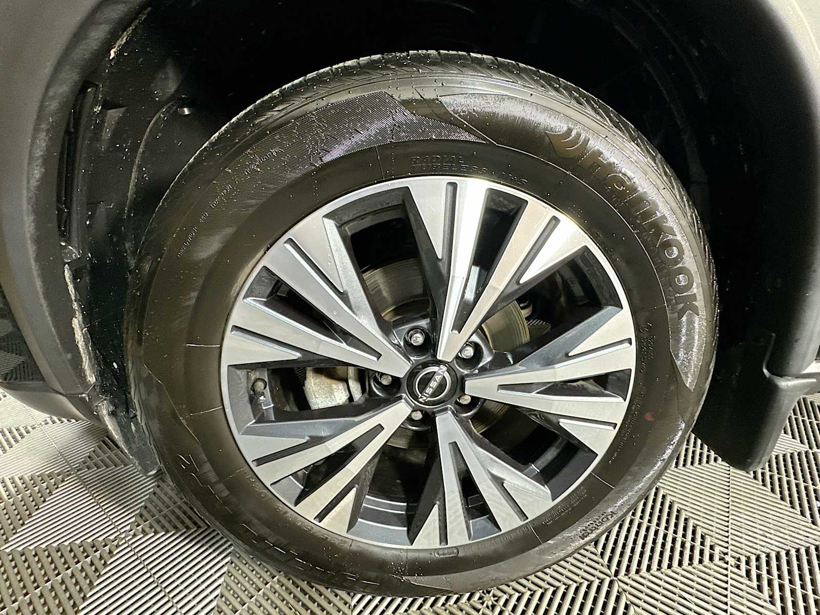 2023 Nissan Rogue SV photo 28