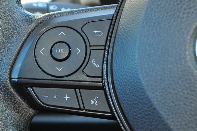 2020 Toyota RAV4 LE photo 31
