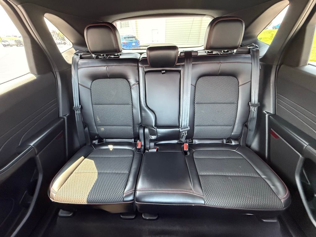 2023 Ford Escape ST-Line photo 24