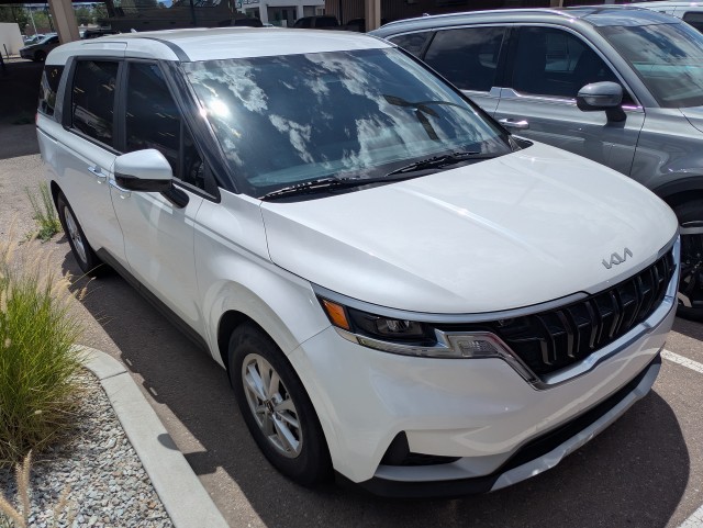 Used 2022 SNOW WHITE Kia LX image 1