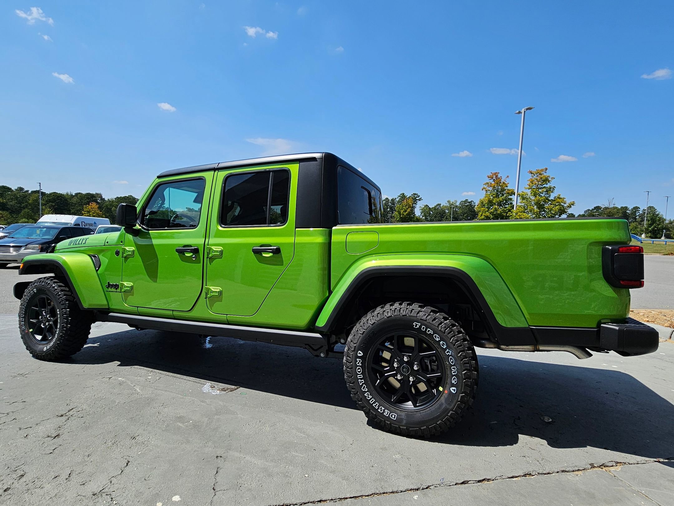 2025 Jeep Gladiator Willys photo 5