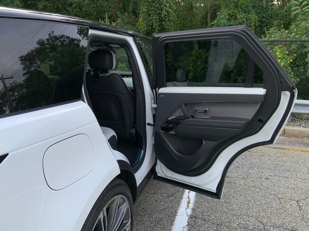 2025 Land Rover Range Rover Sport SE photo 16