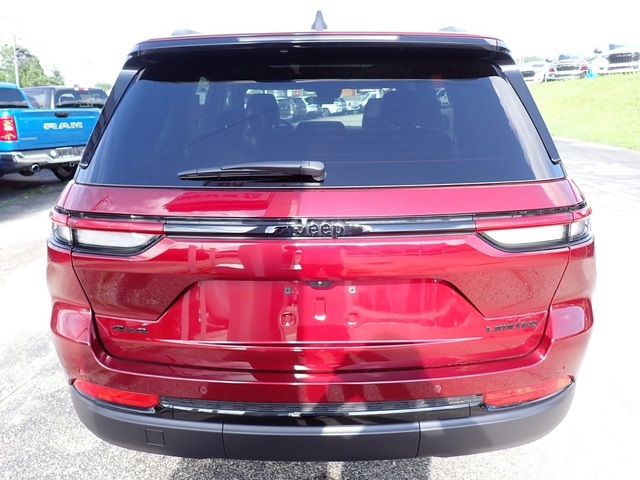 2025 Jeep Grand Cherokee Limited photo 4