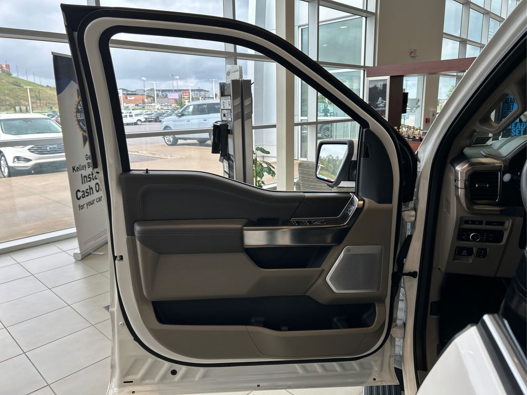 2024 Ford F-150 Platinum photo 22