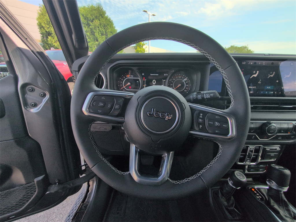 2025 Jeep Wrangler Sahara photo 14