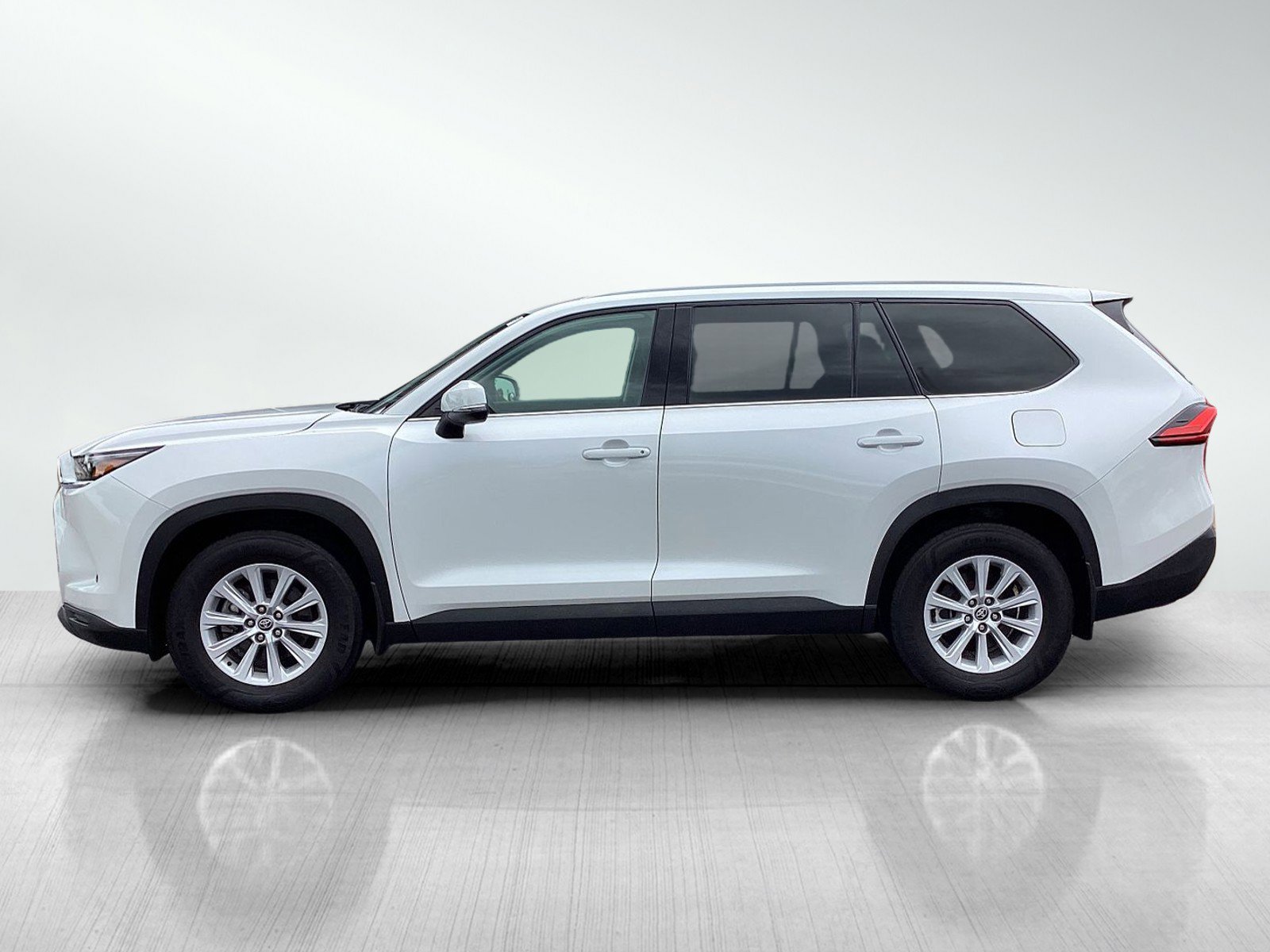 Used 2024 Toyota Grand Highlander Hybrid XLE with VIN 5TDACAB56RS012092 for sale in Brainerd, Minnesota