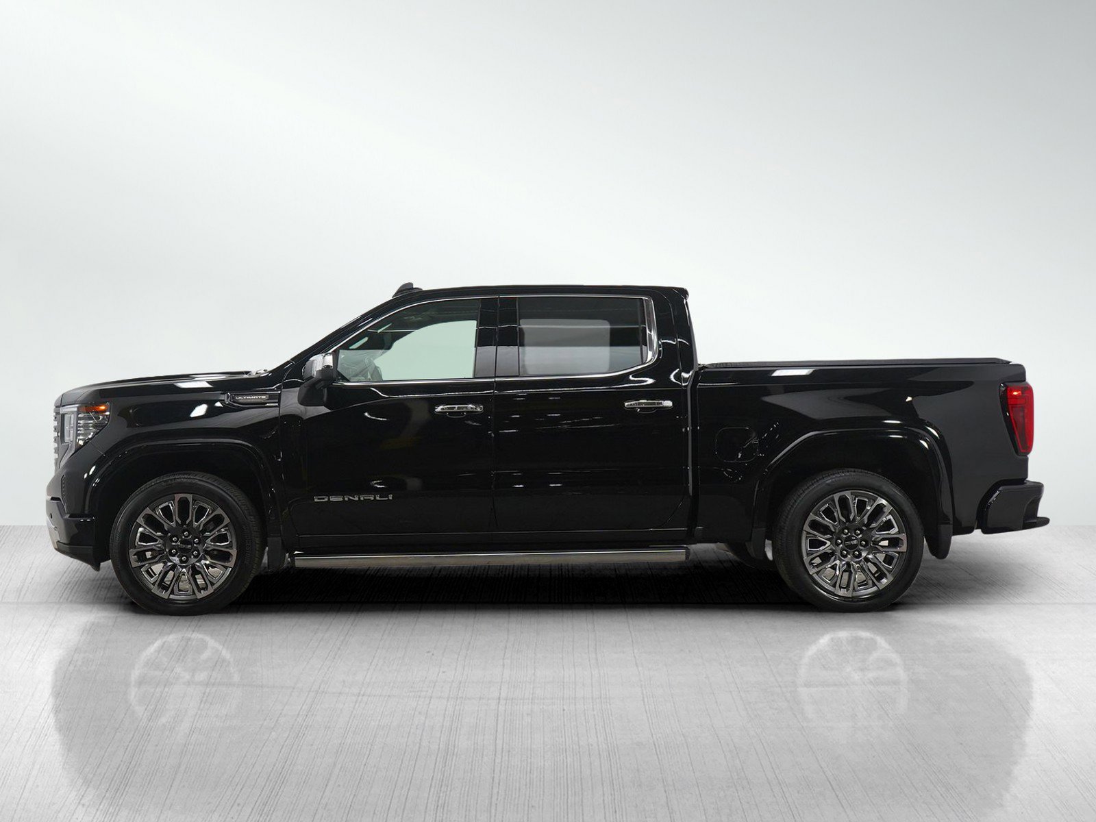 Used 2024 GMC Sierra 1500 Denali Denali Ultimate with VIN 1GTUUHEL3RZ149924 for sale in Roseville, Minnesota