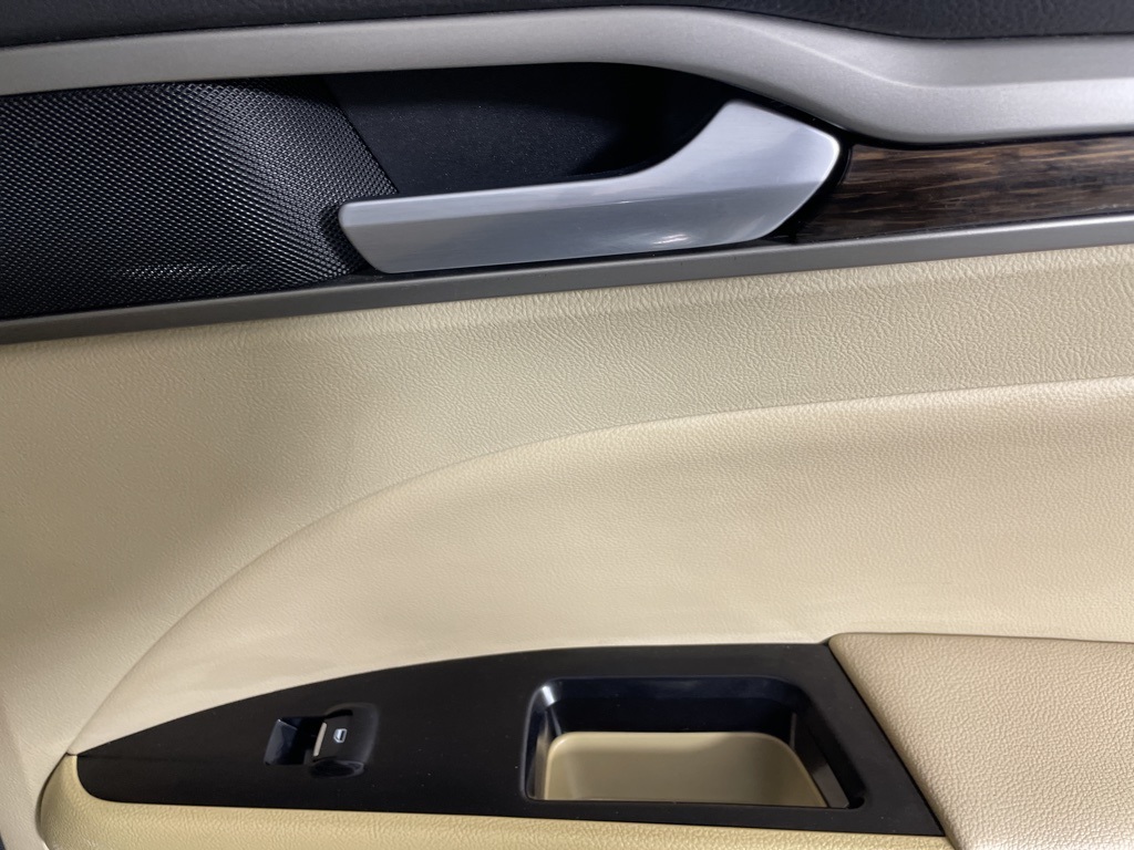 2015 Ford Fusion SE photo 15