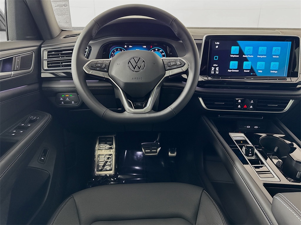 2025 Volkswagen Atlas Cross Sport SEL R-Line photo 7