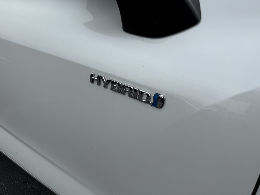 2021 Toyota Highlander Hybrid Limited photo 2