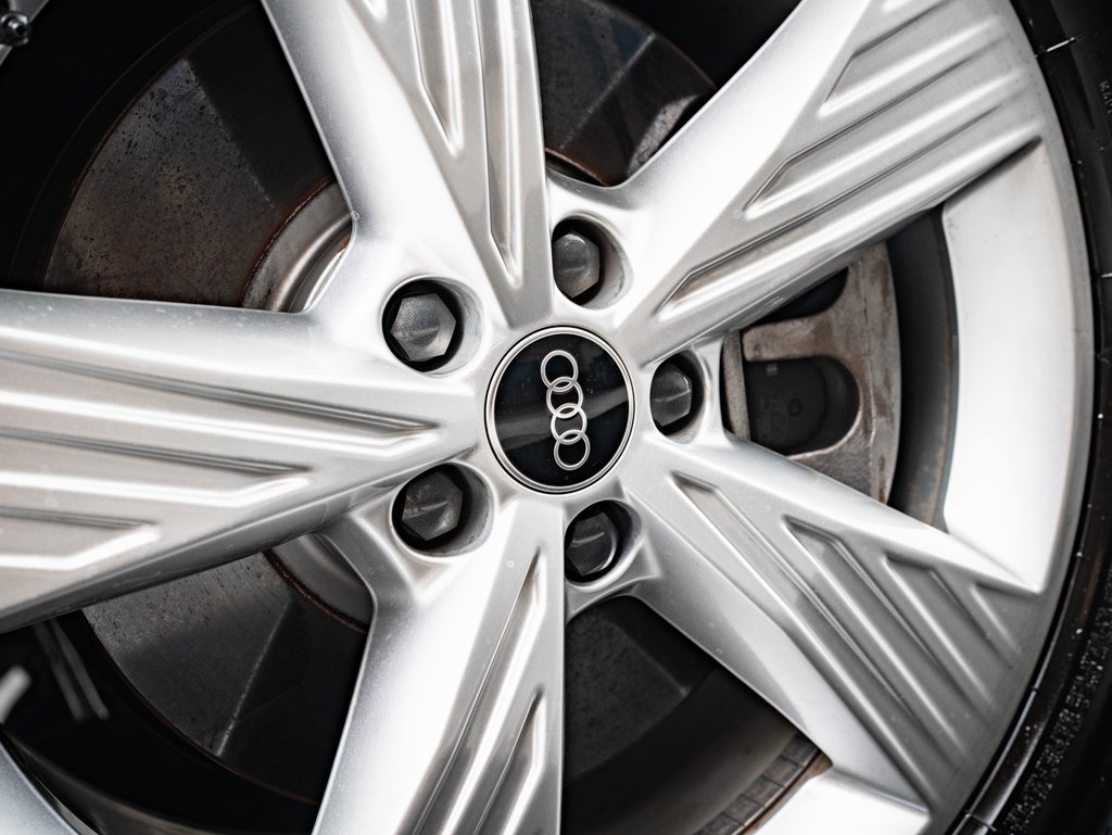 2022 Audi Q4 E-tron Premium photo 8
