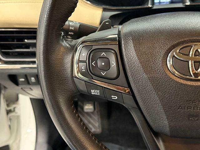 2015 Toyota Avalon XLE photo 11