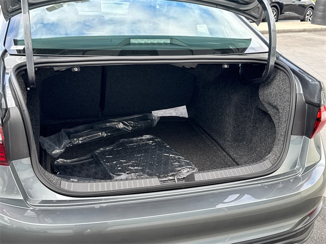 2025 Volkswagen Jetta 1.5T SE photo 11