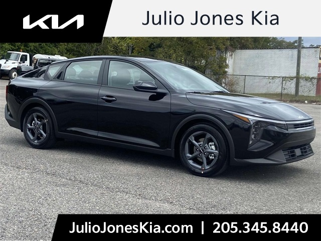 2025 Kia K4 LXS's photo
