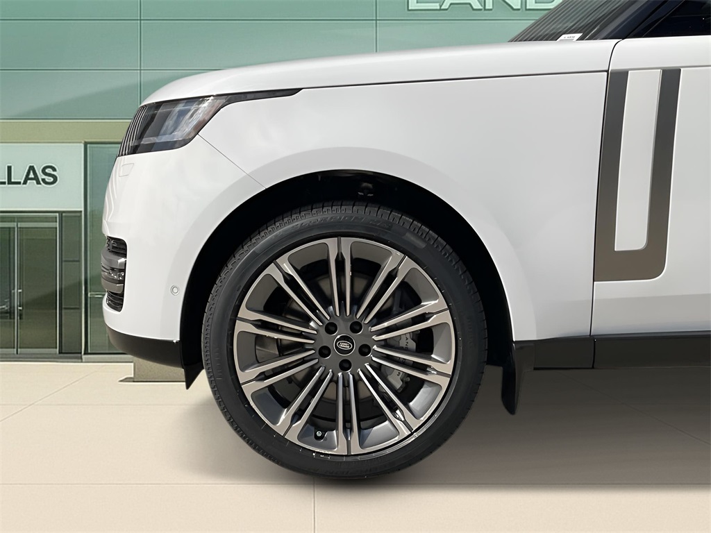 2025 Land Rover Range Rover SE photo 8