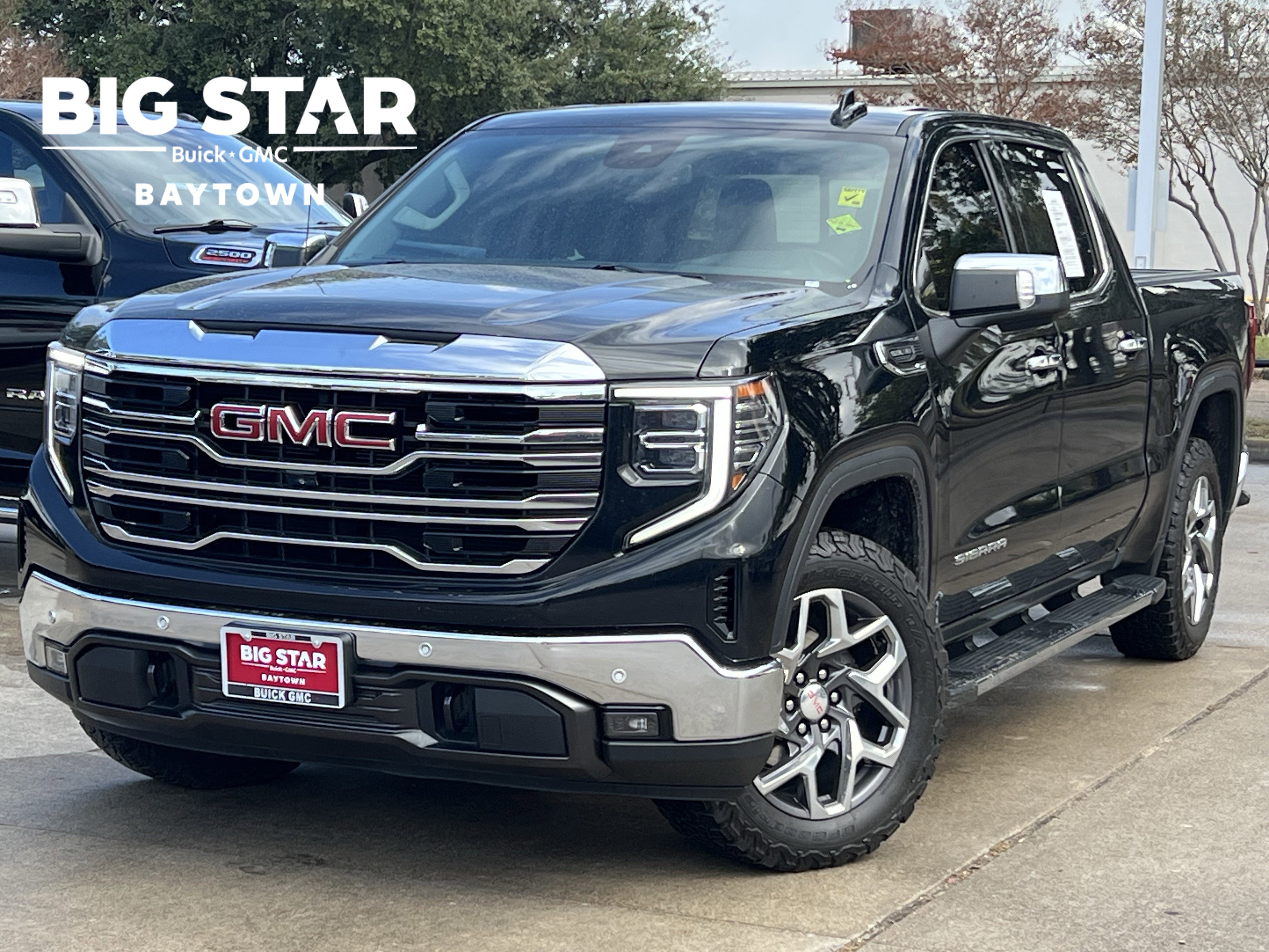 2023 GMC Sierra 1500 SLT's photo