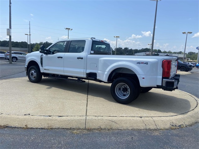 2025 Ford F-350 photo 4