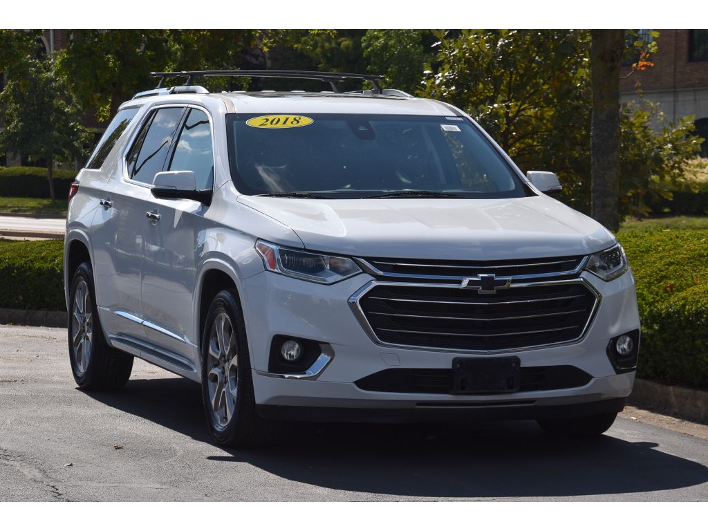 2018 Chevrolet Traverse Premier photo 2