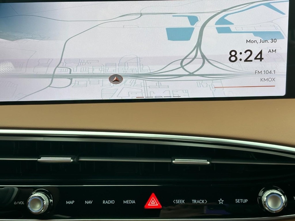 2026 Genesis GV70 2.5T Advanced photo 8