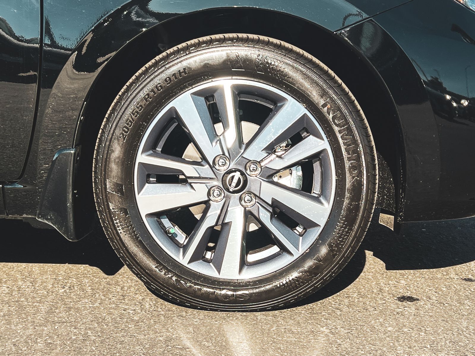 2025 Nissan Versa 1.6 SV photo 4