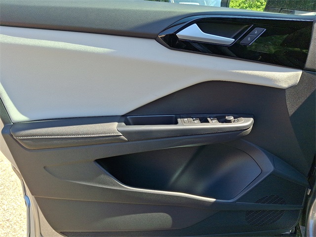 2025 Volkswagen Taos S photo 4