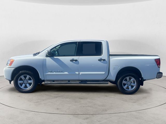 2014 Nissan Titan SV photo 2