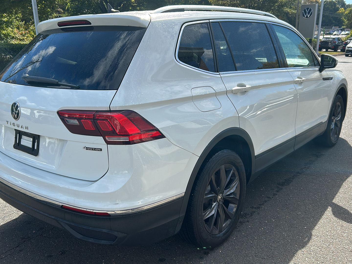 2022 Volkswagen Tiguan SE photo 4