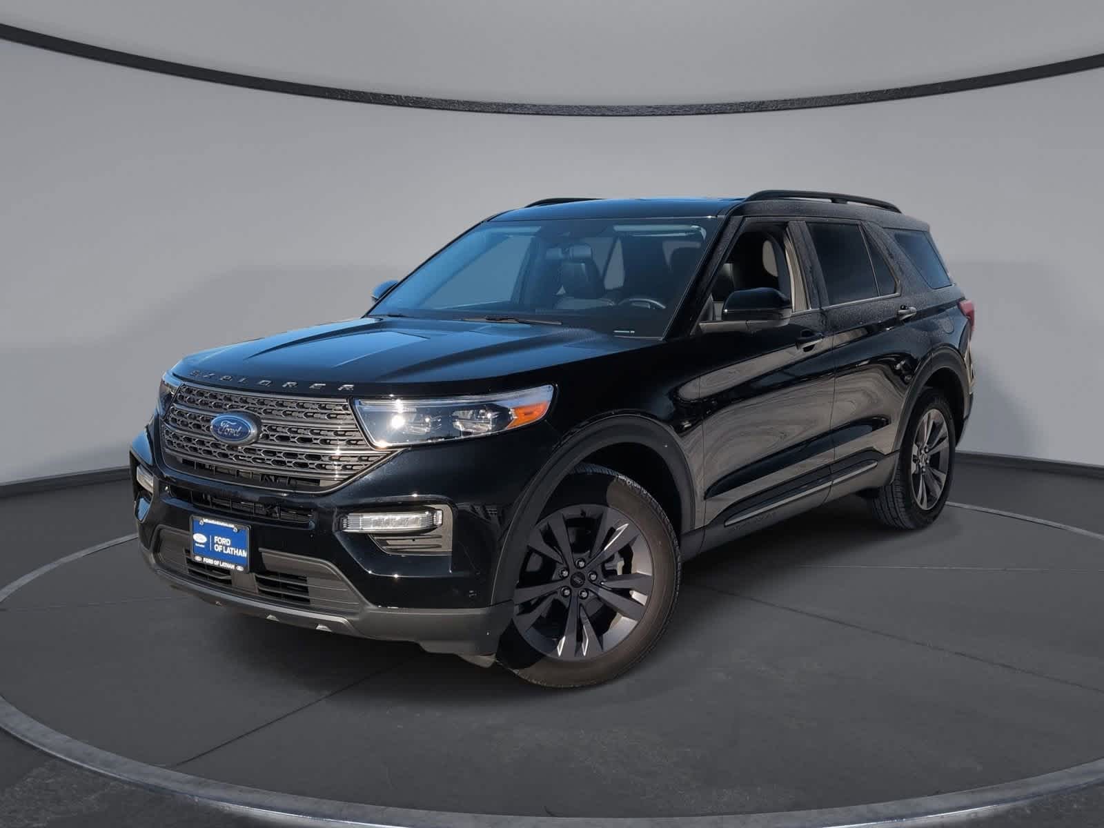 2022 Ford Explorer XLT's photo