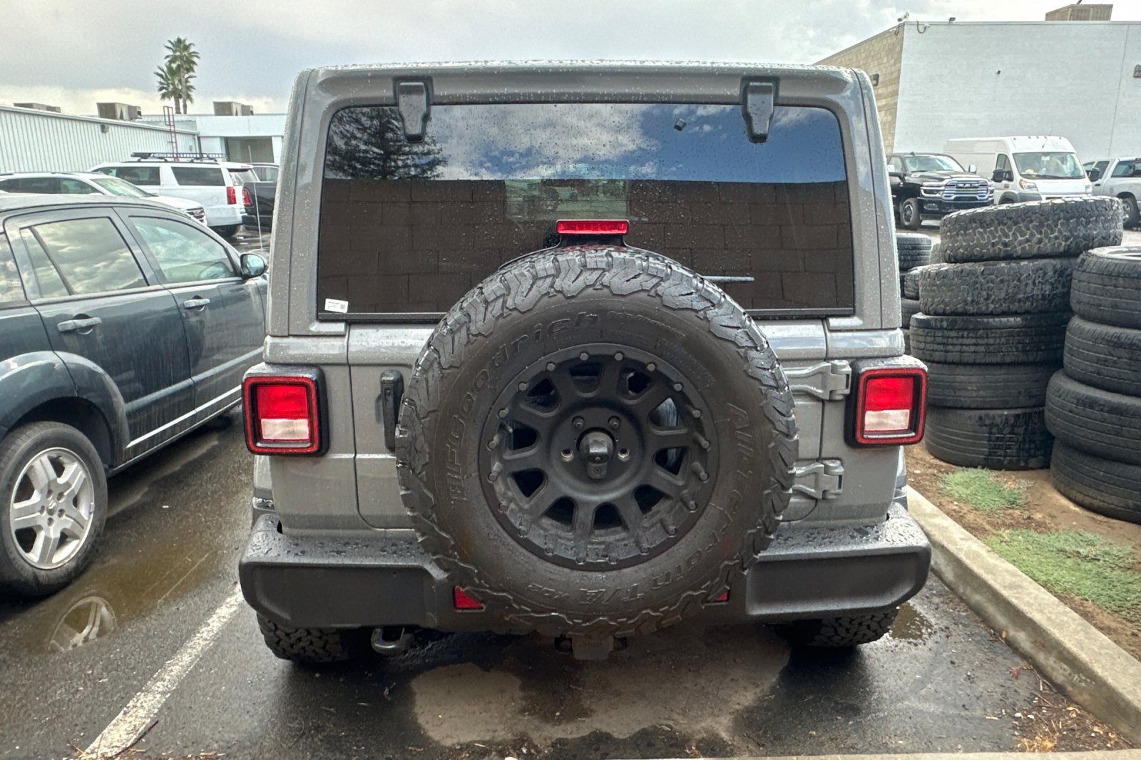 2021 Jeep Wrangler Unlimited Sahara photo 3