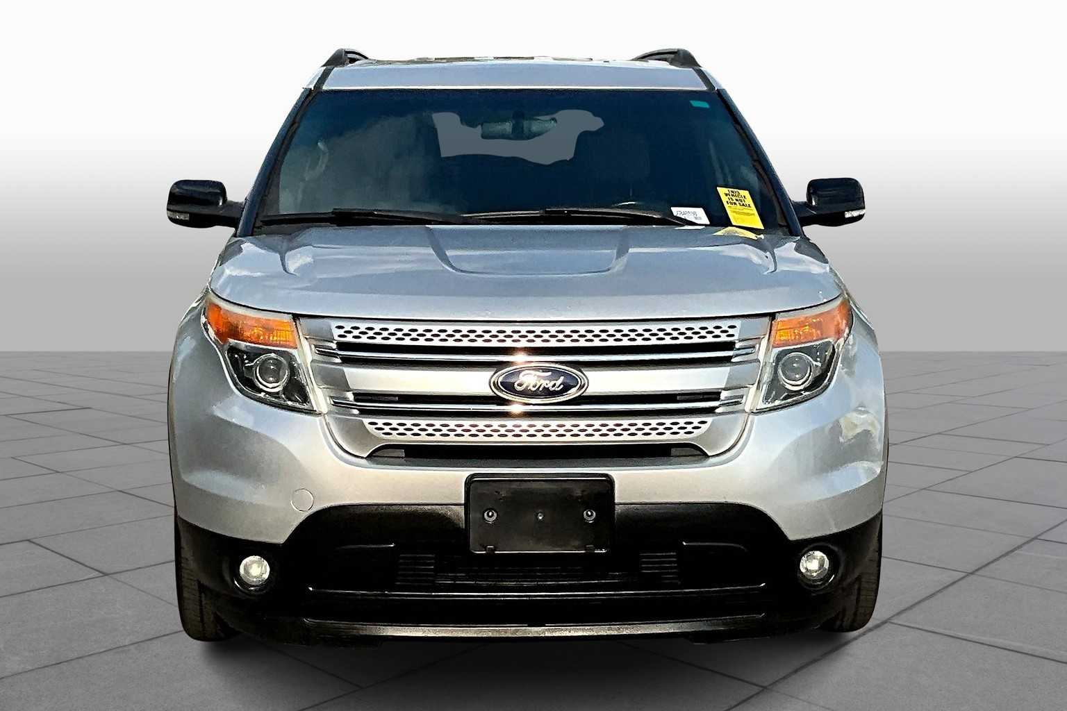 2013 Ford Explorer XLT photo 3