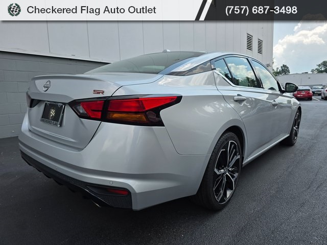 2023 Nissan Altima 2.5 SR photo 7