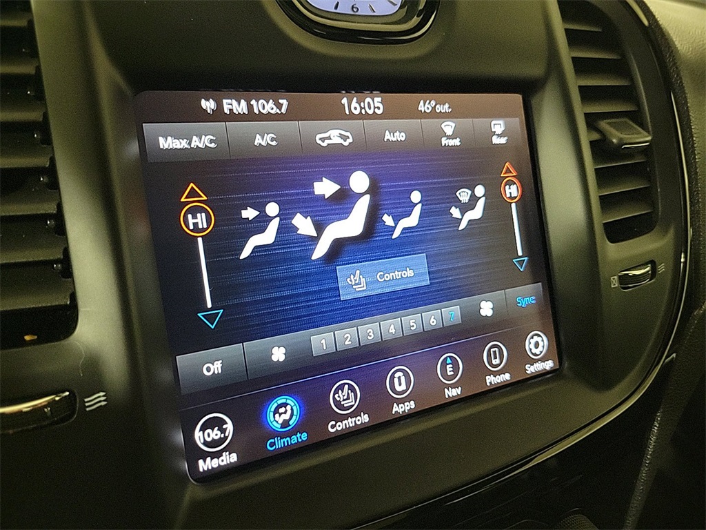 2023 CHRYSLER 300 - Image 16