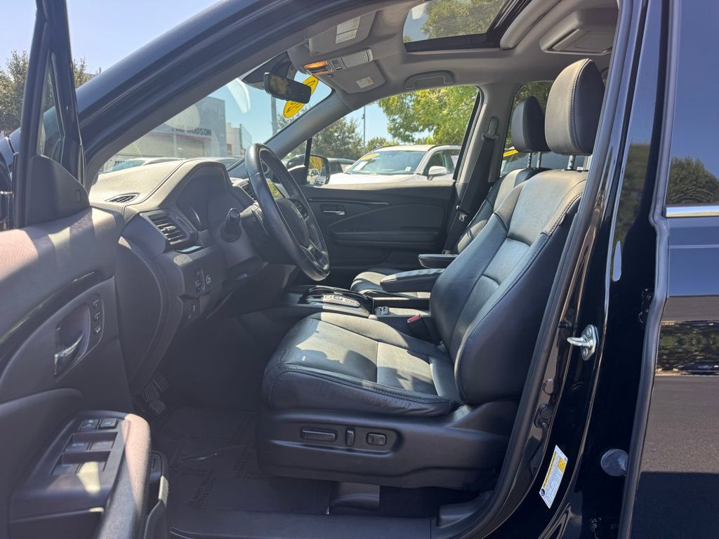 2019 Honda Pilot Touring photo 21
